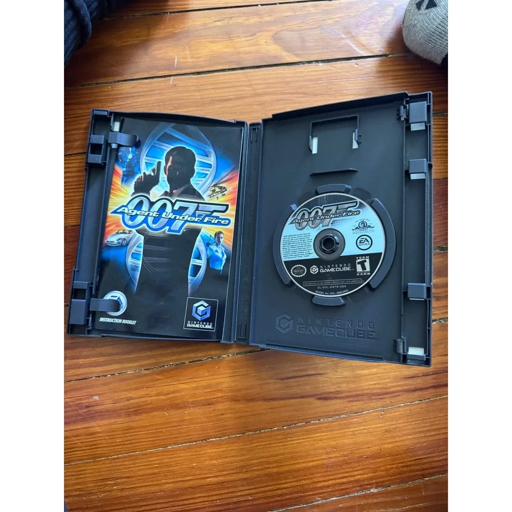 007 Agent Under Fire Nintendo GameCube Video Game EA Games James Bond CIB